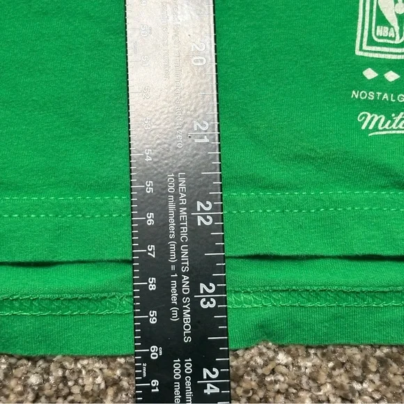 Mitchell & Ness Hardwood Classics Women’s Small Dallas Mavericks Tee - Picture 7 of 9